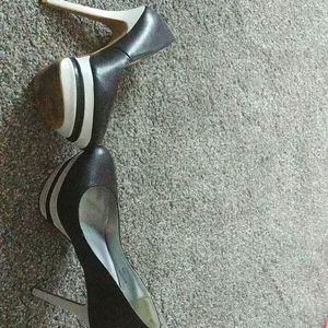 Sky high platform pumps